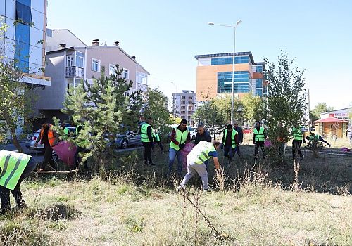 Ardahan’da Temizlik Çalışmaları Aralıksız Sürüyor