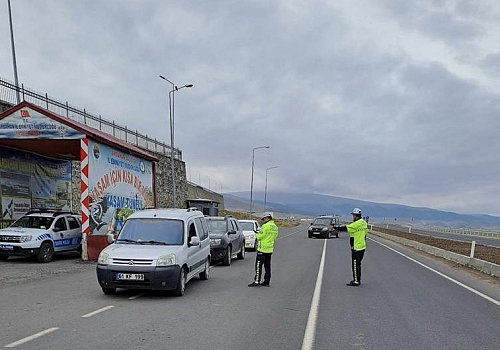 Ardahan'da trafik ve asayiş uygulaması yapıldı