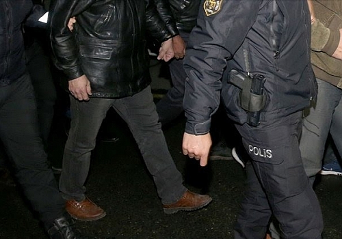 Ardahan'da uyuşturucu ticareti yaptıkları iddiasıyla 2 zanlı tutuklandı