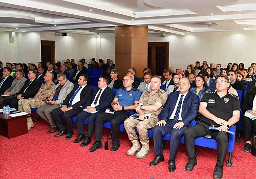 Ardahan da Vali Hayrettin Çiçek başkanlığında ’Eğitim Güvenlik Toplantısı’ yapıldı.