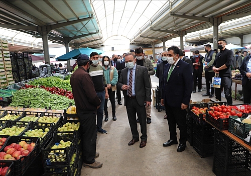 Ardahan'da Vali Öner Pazarı Denetledi 