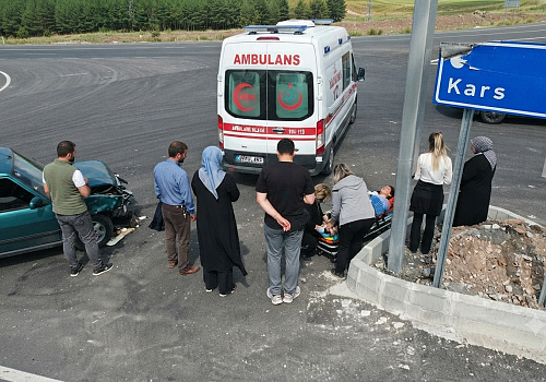 Ardahan'da Yol Çalışması Bölgesinde Trafik Kazası: Yaralılar Var