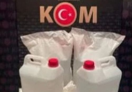 Ardahan da yürütülen kaçak ve sahte alkollü içki denetimleri kapsamında düzenlenen denetimde, 20 litre etil alkol ele geçirildi