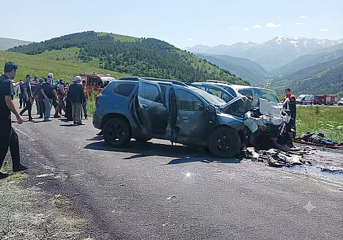 Ardahan'da Zincirleme Trafik Kazası: 3 Ölü, 4 Ağır Yaralı