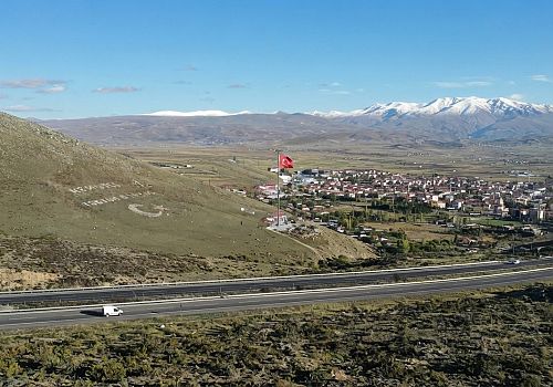 Ardahan'da Zirveler Beyaza Büründü: Cin Dağı ve Kısır Dağı'na İlk Kar Düştü