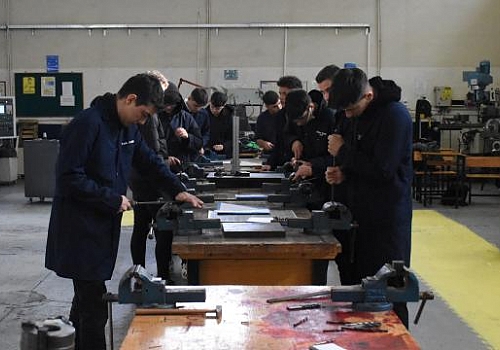 Ardahan'daki meslek liselerinde mesleki eğitim merkezi programları açıldı