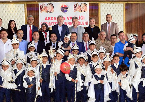 Ardahan daki Serhatta Sünnet Şöleni Projesi Düğün Programıyla Tamamlandı