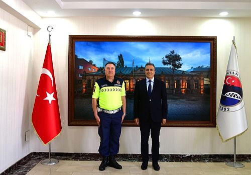Ardahan dan Tayin olan Trafik Şube Müdürü Aytekin Şahin, Vali Hayrettin Çiçek’e veda ziyaretinde bulundu