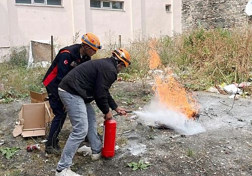 Ardahan Denetimli Serbestlik Müdürlüğü’nde Yangın Farkındalık Eğitimi ve Tatbikatı Gerçekleştirildi