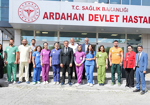 Ardahan Devlet Hastanesi’nde Personel Kıyafetleri Yenilendi