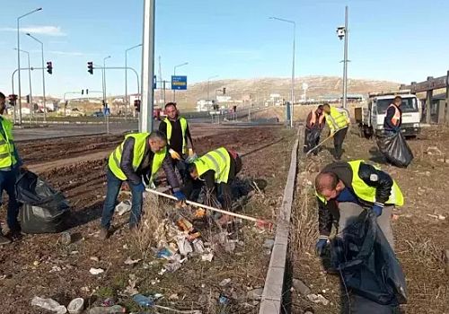 Ardahan Emniyet Müdürlüğü ekipleri, telefon dolandırıcılığına karşı vatandaşları uyardı 