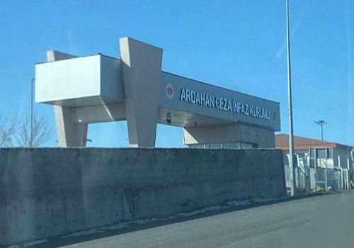 Ardahan F tipi cezaevinde rüşvet operasyonu: Müdür ve 5 kişi tutuklandı