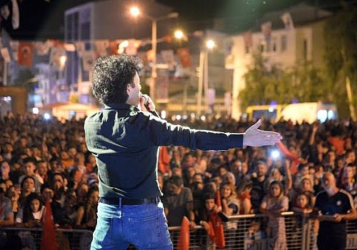 Ardahan Haberi: 30 Ağustos Zafer Bayramı Nedeniyle Ardahan Milli Egemenlik Parkı’nda Oğuz Aksaç konseri düzenlendi