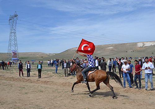 Ardahan Haberi: 8. Geleneksel Rahvan At Yarışları, Ardahan'da düzenlenecek.