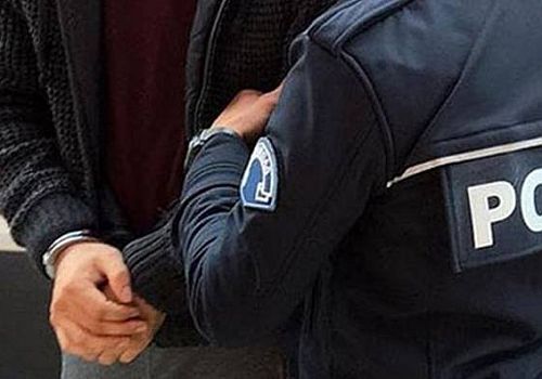 Ardahan Haberi: Ardahan da kesinleşmiş hapis cezası bulunan 3 firari hükümlü yakalandı.