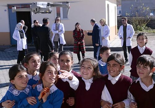 Ardahan Haberi: Ardahan da Köydeki öğrenciler ilk kez dron kullanma şansı buldu.