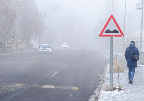 Ardahan Haberi: Ardahan da sis, trafikte aksamalara neden oldu.