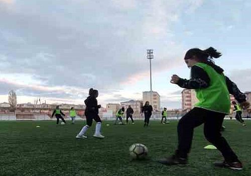 Ardahan Haberi: Ardahan Kura Spor Kadın Futbol Takımı hazırlıklarını sürdürüyor