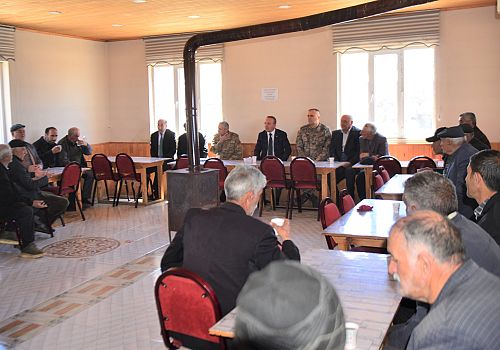 Ardahan Haberi: Ardahan Valisi Öner köylerde Seçim Güvenliği toplantısı yaptı