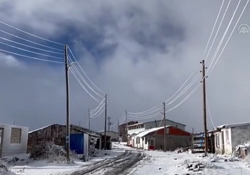 Ardahan Haberi: Ardahan ve Kars'ta mevsimin ilk karı yağdı.