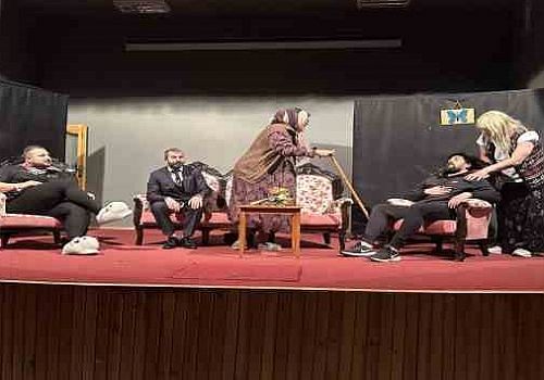 Ardahan Haberi: Ardahanlı tiyatro grubu depremzedeler için sahne aldı