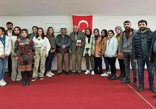 Ardahan Haberi: Çıldır MYO Öğrencileri, Türkiye'nin ilk ve tek sokak tipi huzur evini ziyaret etti