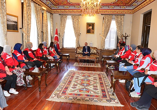 Ardahan Haberi: Damla Projesi kapsamında Ardahan'a gelen gençler Vali Öner'i ziyaret etti