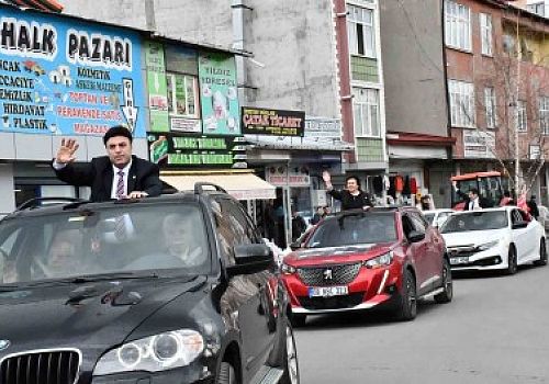 Ardahan Haberi: IYI Parti Ardahan milletvekili adayları Çamliçatak kavsaginda karsilandi