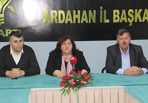 Ardahan Haberi: Meryem Akpınar, aday adaylık başvurusunu AK Parti Ardahan İl Başkanlığına teslim etti.