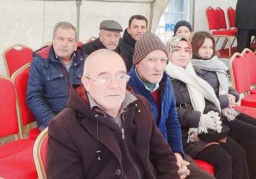 Ardahan huzur evi sakinleri Kurtuluş törene katılarak, bu anlamlı günün anısına yapılan etkinlikleri izledi