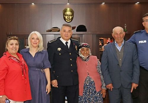 Ardahan İl Emniyet Müdürü Gökalp Şener, Kurban Bayramı dolayısıyla şehit yakınlarını ağırladı.