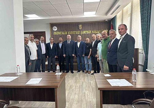 Ardahan İl Genel Sekreteri Murat Bilal Emin İl Genel Meclis üyelerine iadeyi ziyarette bulundu.