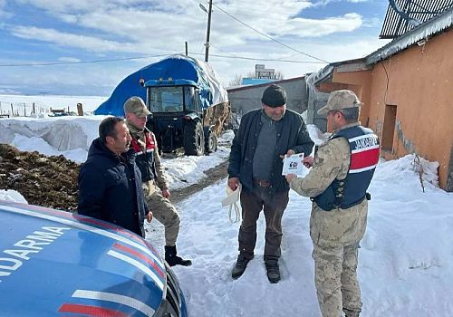 Ardahan İl Jandarma Komutanlığı, bilgilendirme ve bilinçlendirme faaliyetlerine aralıksız devam ediyor
