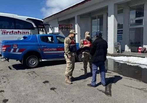 Ardahan İl Jandarma Komutanlığı ekiplerinin huzur uygulamaları aralıksız devam ediyor