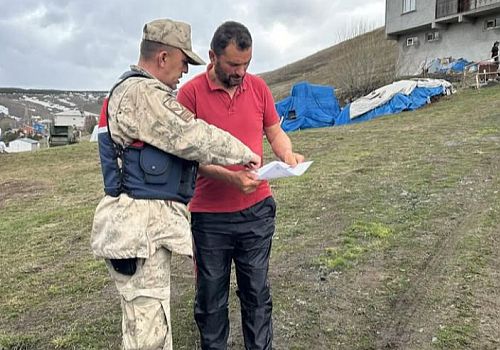 Ardahan İl Jandarma Komutanlığı, Kapı Kapı Jandarma Projesiyle vatandaşları bilgilendiriyor