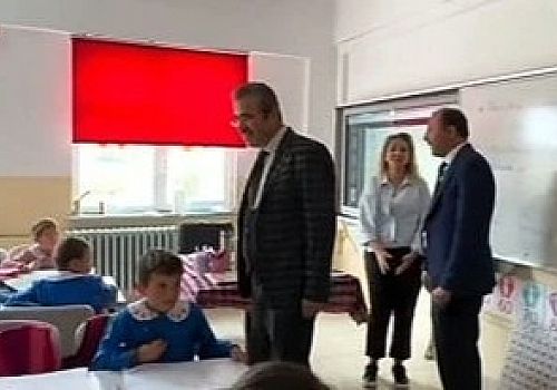 Ardahan İl Milli Eğitim Müdürü Yusuf Uzantı Çıldır Kurtkale İlk/Ortaokulu’nu ziyaret etti.