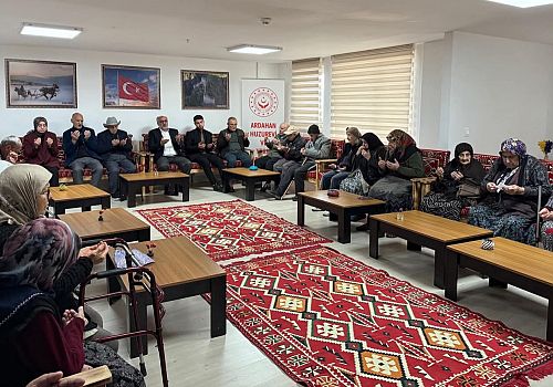 Ardahan İl Müftüsü Karadeniz’den Huzurevi Sakinlerine Regaip Kandili Ziyareti