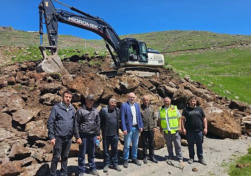 Ardahan İl Özel İdaresi Genel Sekreteri sürdürülen yol yapım çalışmalarını yerinde inceledi