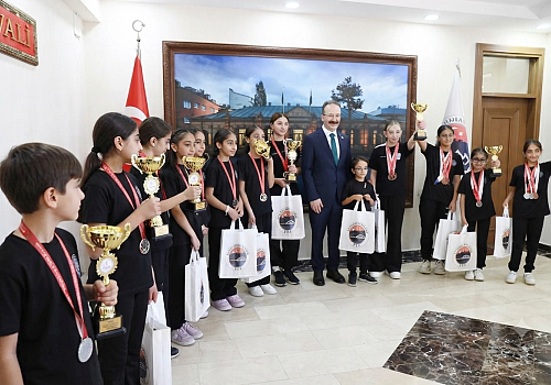 Ardahan’ın Gururu Sporculardan Vali Yamlı’ya Ziyaret