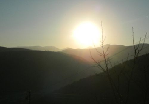 Ardahan’ın Posof ilçesinde Kasımın sonu olmasına rağmen bölgede sonbahar manzaraları hâkim.