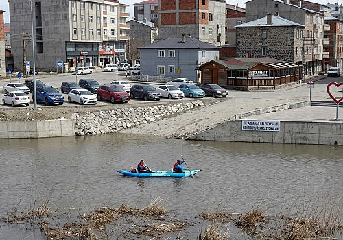 Ardahan’ın Saklı Cennetinde Kanolu Keşif: Kura Nehri Sporun Yeni Rotası Oluyor