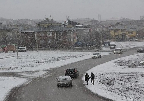 Ardahan'ın tüm ilçelerinde kar nedeniyle okullar tatil edildi