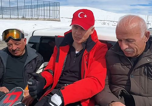 Ardahan’ın Yerel Yönetimi Pistte: Meclis Üyeleri Kristal Karda Sınav Verdi