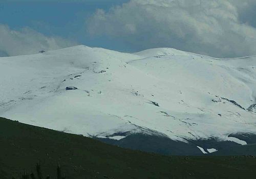 Ardahan’ın yüksek kesimleri karla kaplandı