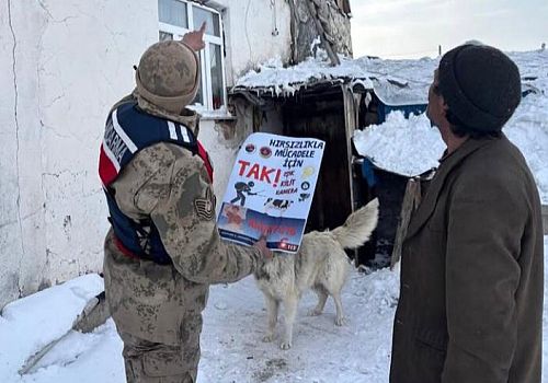 Ardahan Jandarması, dolandırıcılıkla mücadelede farkındalık oluşturmak için köy köy dolaşıyor