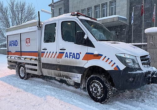 Ardahan, Kars ve Ağrı'daki arama kurtarma ekiplerinin deprem bölgesine sevki sürüyor