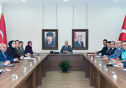 Ardahan Köylerine Güçlü Altyapı: KÖYDES İl Tahsisat Komisyonu Vali Çiçekli Başkanlığında Toplandı
