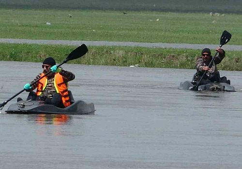 Ardahan Kura Nehri’nde kano heyecanı yaşanıyor.