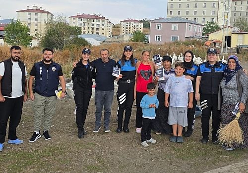 Ardahan polisi Aile İçi Şiddet, Yasa Dışı Bahis, Sanal Kumar ve Dolandırıcılık  konularında vatandaşlara bilgi verdi 