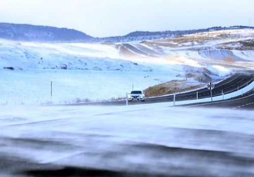 Ardahan-Şavşat kara yolu kar ve tipi nedeniyle ulaşıma kapatıldı